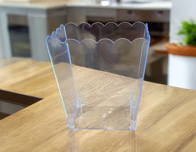 Scalloped Edge Popcorn Container